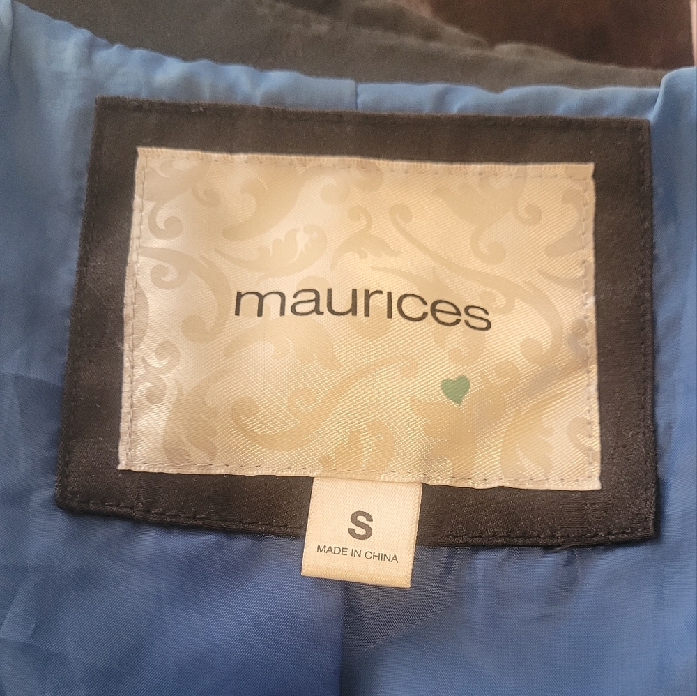 Black Jacket With Embossed Pattern - image 5